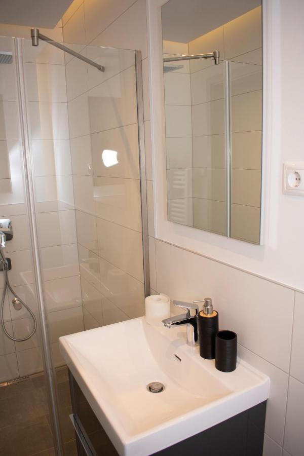 Luxury Cozy 2 Bdr Downtown Apt.2 บูดาเปสต์ ภายนอก รูปภาพ