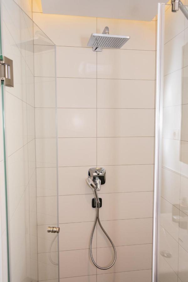 Luxury Cozy 2 Bdr Downtown Apt.2 บูดาเปสต์ ภายนอก รูปภาพ